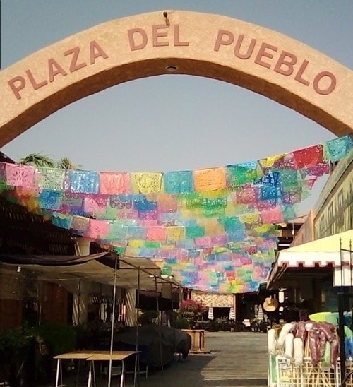 Mercado Bakersfield entrada